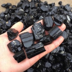 50g természetes fekete turmalin kristálykő durva kőzet ásványi minta gyógyítás