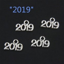 20Pcs évszám 2019 Tibeti ezüst medálok Charms Craft DIY Új