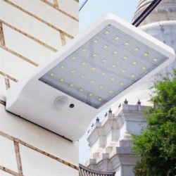 1 Pack-30 LED (fehér) Vízálló LED Solar Power PIR mozgásérzékelő fali fény szabadtéri kert udvari lámpa