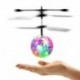 Fantasztikus infravörös indukciós drón repülõ Flash Disco színes, ragyogó LED W8V6