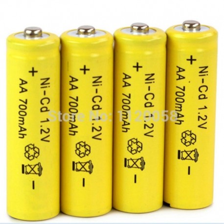 500-szor újratölthető AA elem 4 db / tétel 700mAh 1,2 V-os Ni-CD 2A semleges akkumulátor RC vezérlő játékok