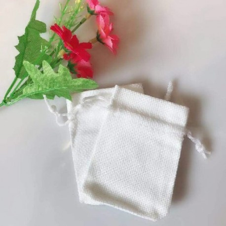 Fehér szín - 100db/csomag (7*9cm) Mini Hasznos Esküvői Kedvezmény Karácsonyi Hessian Zsákvászon Juta Ajándéktáskák