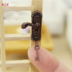 Szín: 04 - 1db Vicces Vintage Retro Fashion 1/12 Babaház miniatűr kulcsos ajtózár mini