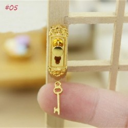 Szín: 05 - 1db Vicces Vintage Retro Fashion 1/12 Babaház miniatűr kulcsos ajtózár mini