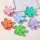 Szín: sárga - 1 db Candy Color műanyag hajtű nagy virág formájú fagyos hajcsat Hajkarmok női hajkiegészítők rugós