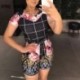 Szín: fekete M - Női alkalmi, V nyakú kockás és virágmintás rövid ujjú szalagok Bodycon vakációs nadrág