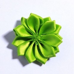 Szín: lime - 10 DB 4CM művirág szatén virágok DIY virágcsokor hajkiegészítőkhöz Rozetta hegyes virág hajcsat nélkül