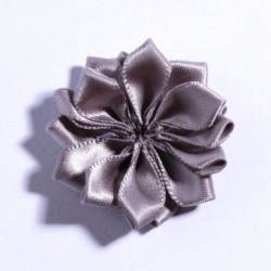 Szín: szürke - 10 DB 4CM művirág szatén virágok DIY virágcsokor hajkiegészítőkhöz Rozetta hegyes virág hajcsat