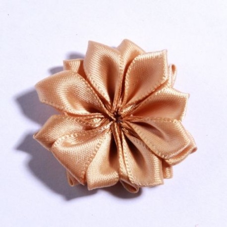 Szín: khaki - 10 DB 4CM művirág szatén virágok DIY virágcsokor hajkiegészítőkhöz Rozetta hegyes virág hajcsat