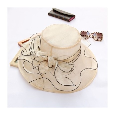 Szín: bézs - Elegáns virágos organza fodrok széles karimájú napkalap női nyári esküvői fejfedő Beach Church Derby