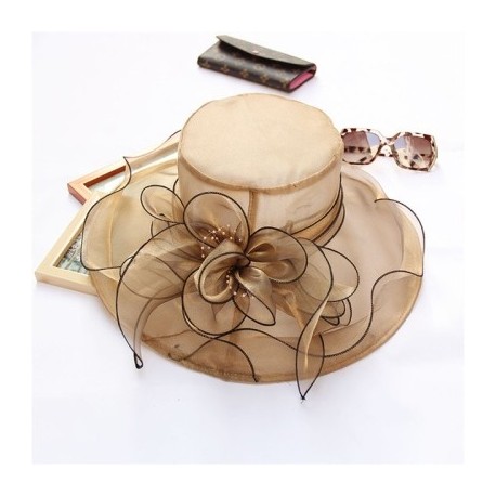 Szín: kávé - Elegáns virágos organza fodrok széles karimájú napkalap női nyári esküvői fejfedő Beach Church Derby